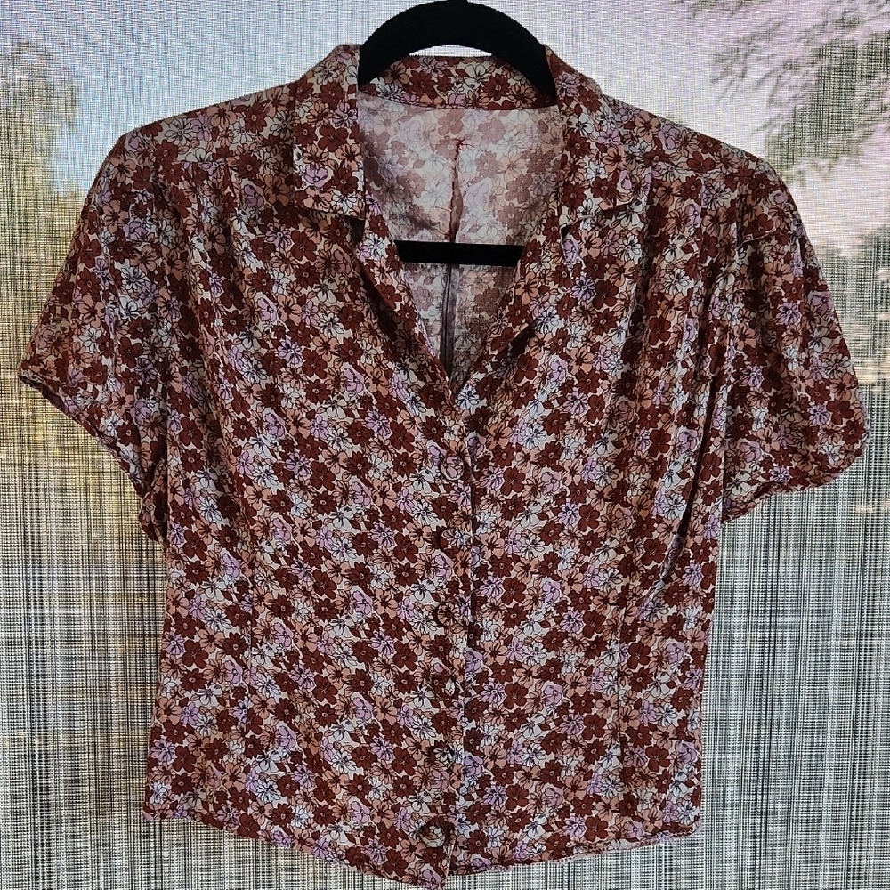 Floral Button-down Cropped Blouse